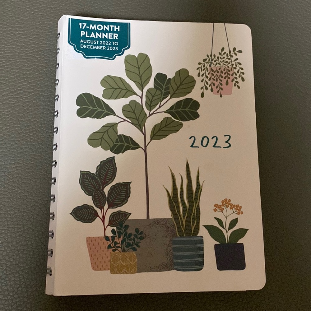 Orange Circle Studio Planner Aug 2022 - Dec 2023